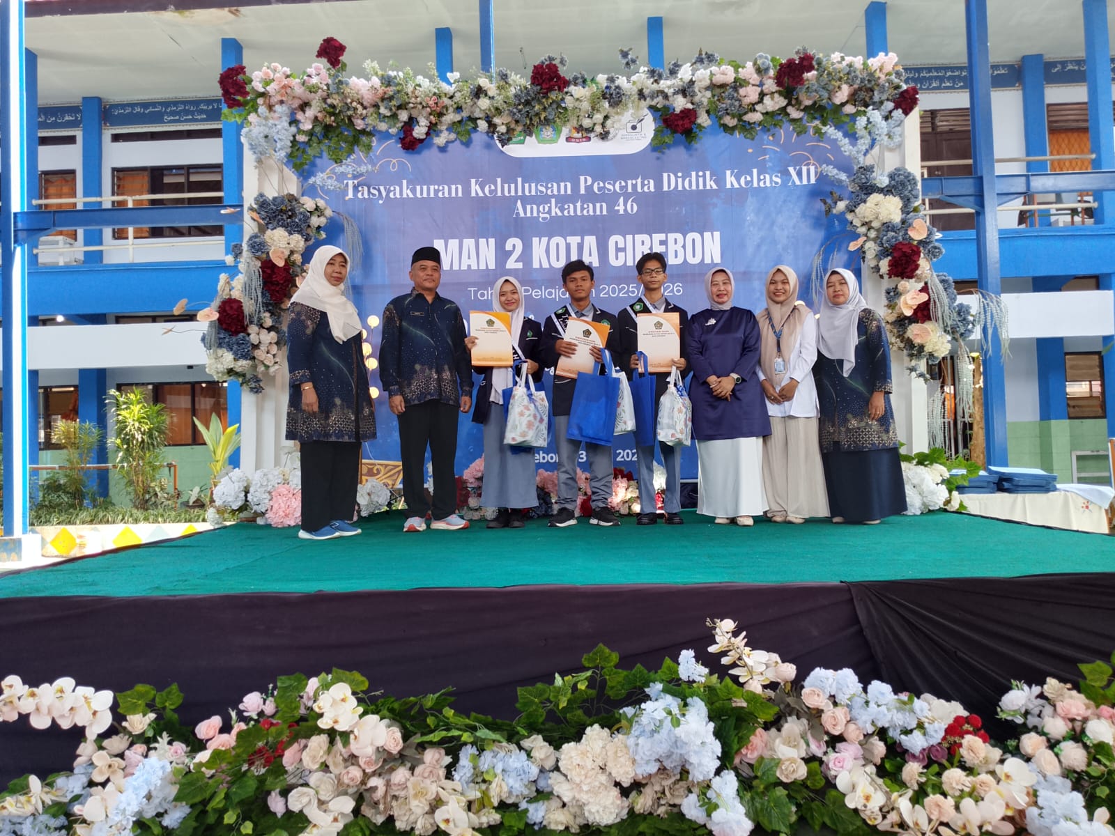 Aisyiyah, Taqiyudin, dan Dimas Jadi Lulusan Terbaik MAN 2 Kota Cirebon Tahun 2026