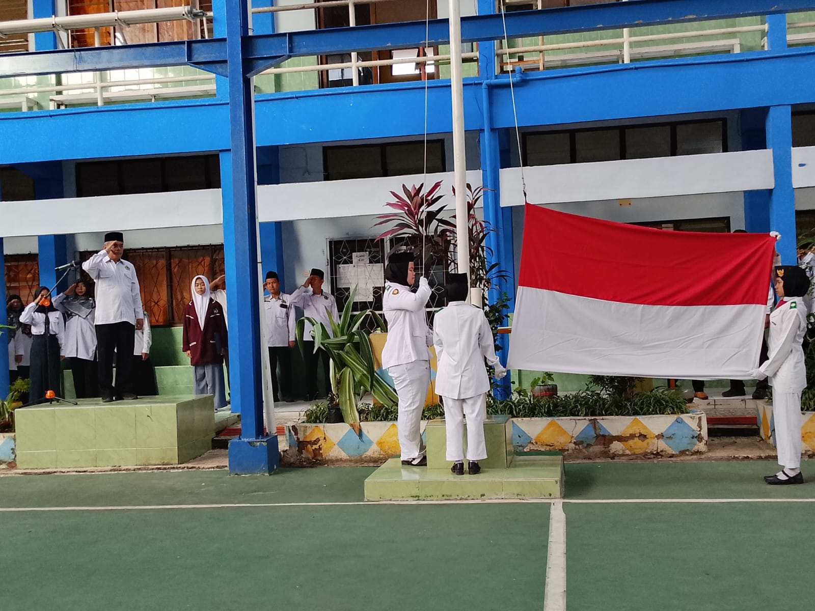Peringati Hardiknas 2026, Kepala MAN 2 Kota Cirebon Tekankan Filosofi Ki Hajar Dewantara