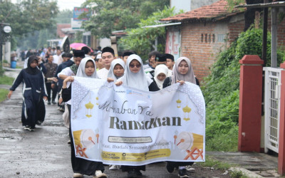Gelar Pawai Tarhib Ramadan, MAN 2 Kota Cirebon Gaungkan Semangat Ekoteologi ke Masyarakat