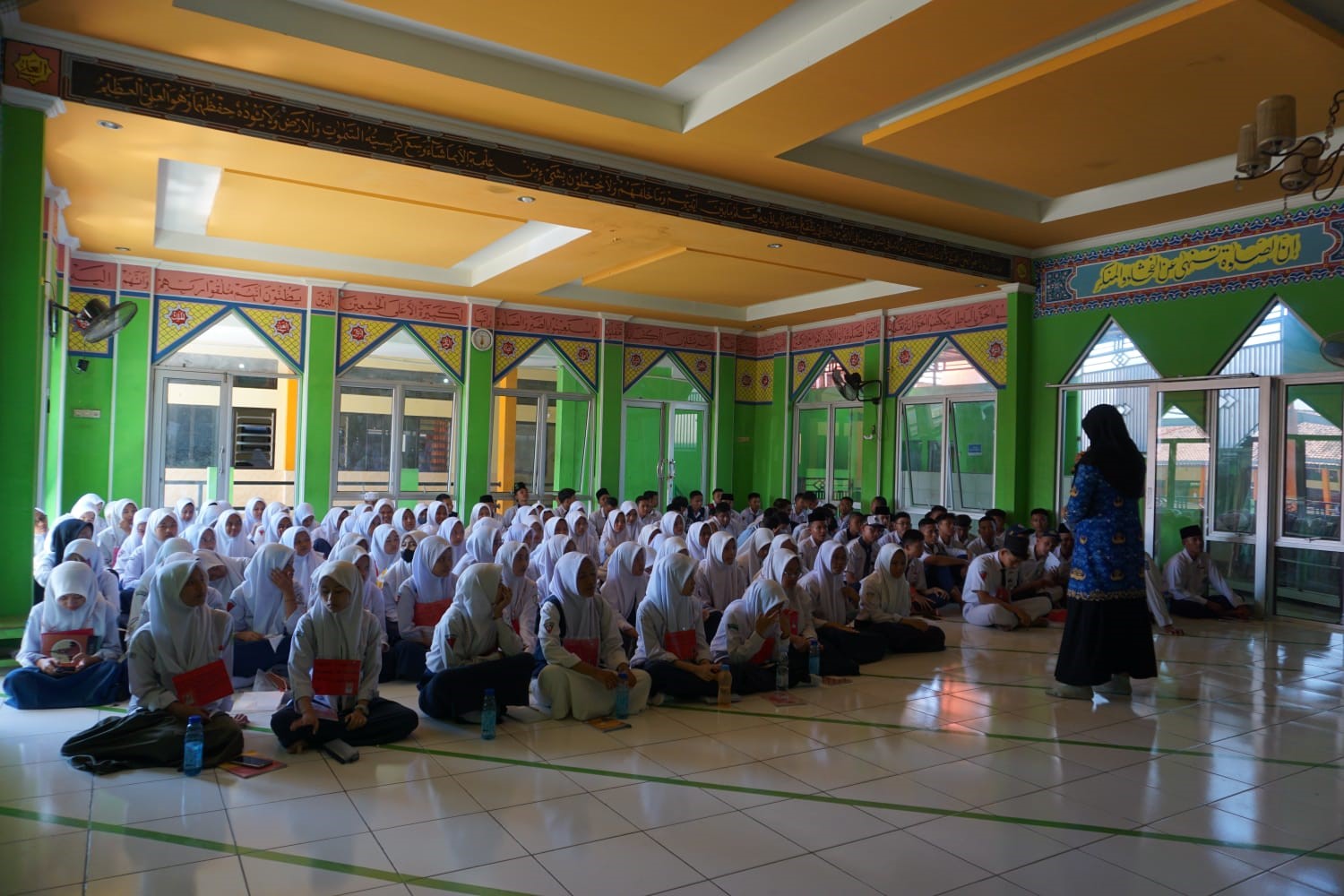 Gambar 3. Penyampaian Materi MATSAMA 2023